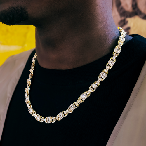 Diamond Cluster Mariner Chain in Yellow Gold