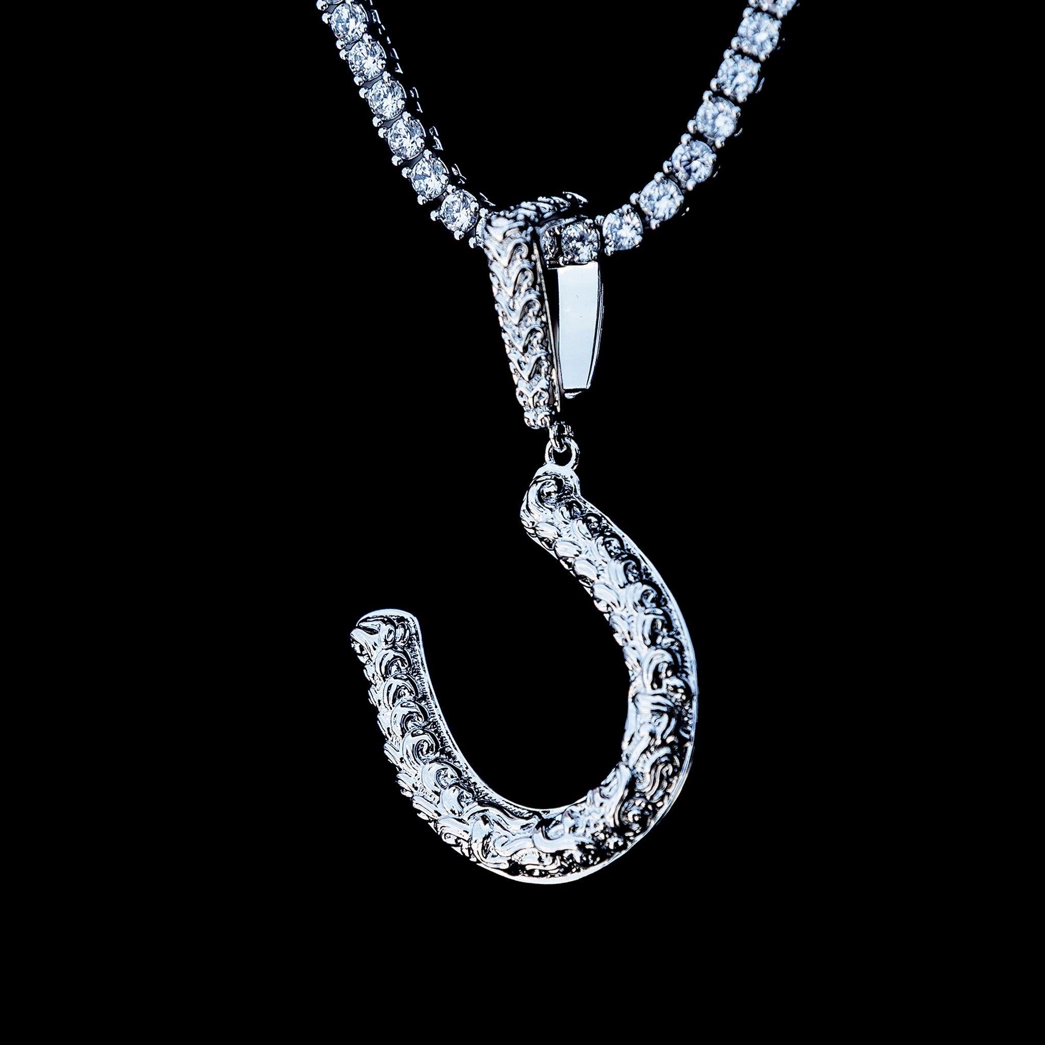 Simple Horseshoe Pendant in White Gold