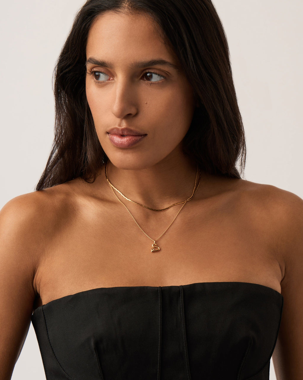 Curly Molten Mini Initial Necklace - S | 18k Gold Vermeil